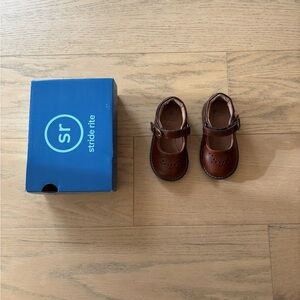 Stride rite Mara Mary Jane leather flats, size 5M